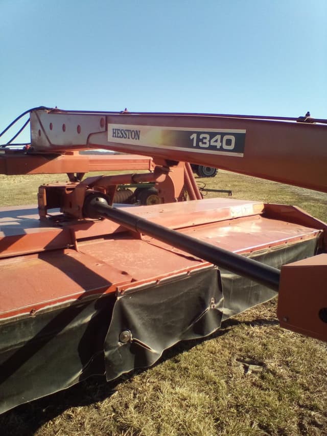 Image of Hesston 1340 equipment image 2