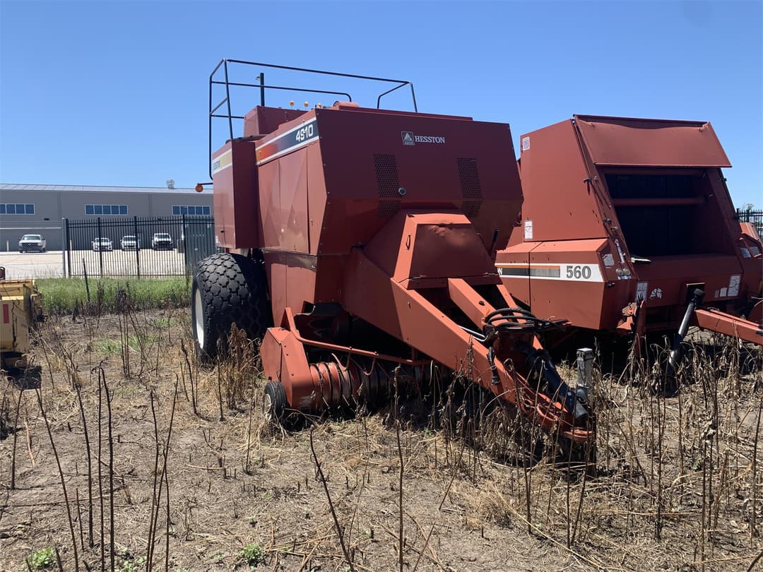 Image of Hesston 4910 Primary image