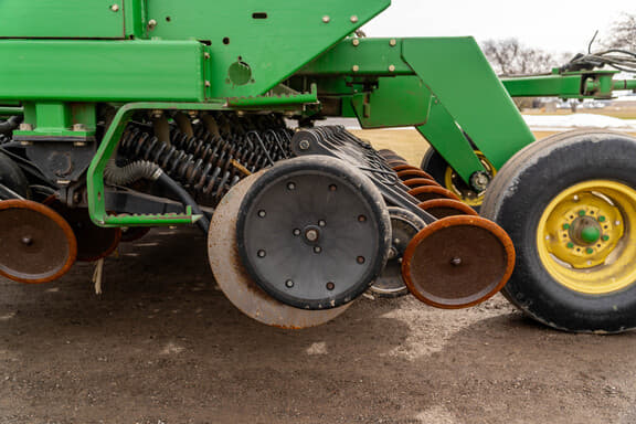 Image of John Deere 1560 equipment image 2