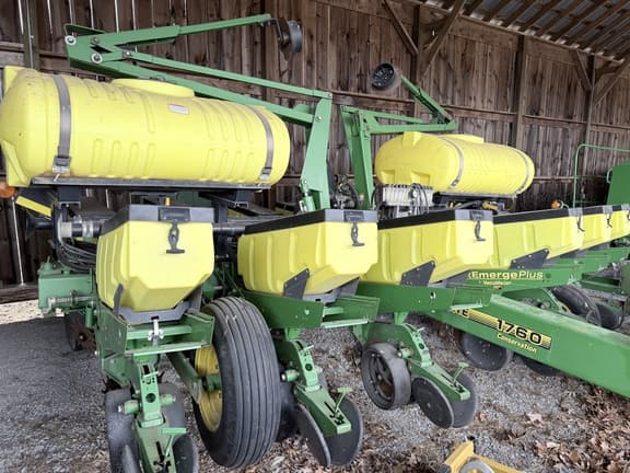 Image of John Deere 1760 Primary image