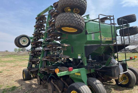 Image of John Deere 1860 equipment image 2