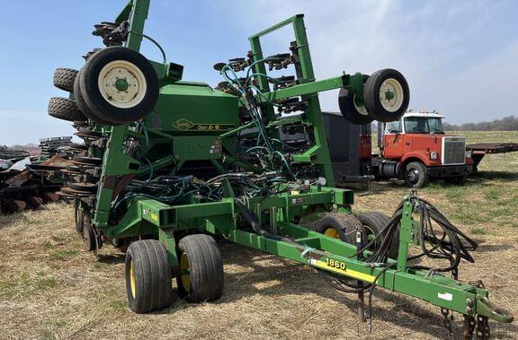 Image of John Deere 1860 equipment image 4