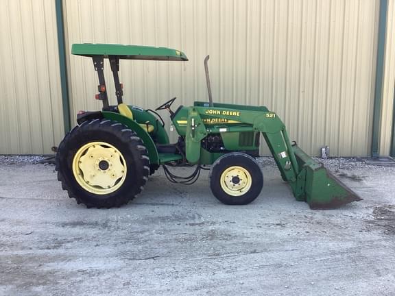 Image of John Deere 5205 equipment image 3