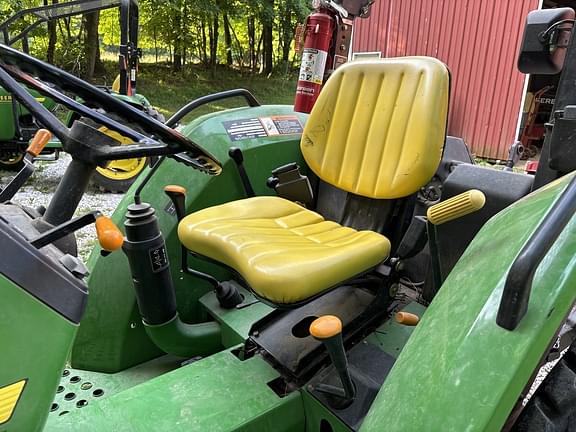 Image of John Deere 5410 equipment image 4