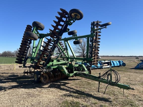 Image of John Deere 637 equipment image 2