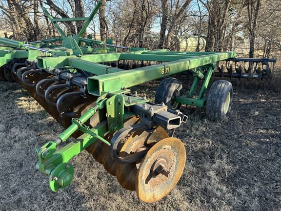 Image of John Deere 637 equipment image 1