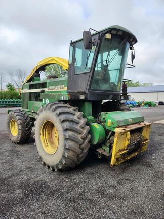 Image of John Deere 6850 equipment image 1