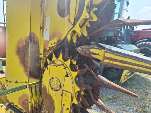 Image of John Deere 688 equipment image 4