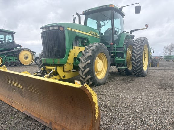 2000 John Deere 8110 Equipment Image0