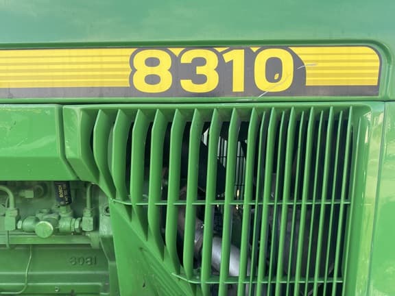 Image of John Deere 8310 equipment image 4