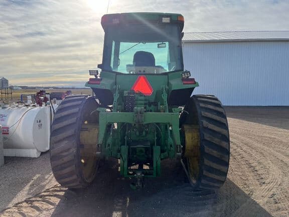 Image of John Deere 8400T equipment image 4