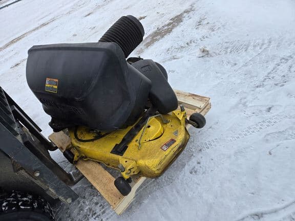 Image of John Deere GT235 equipment image 4