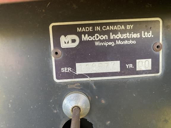 Image of MacDon 9350 equipment image 2