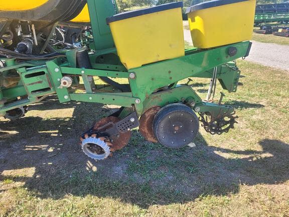 Image of John Deere 1760 equipment image 4