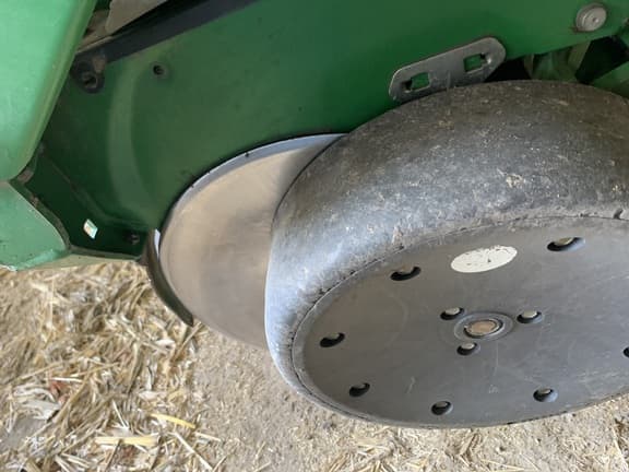 Image of John Deere 1770 equipment image 4