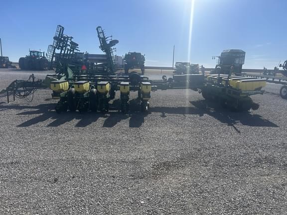 Image of John Deere 1770 equipment image 1