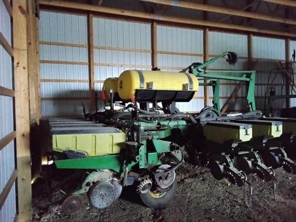 Image of John Deere 1780 equipment image 1