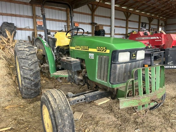 2001 John Deere 5105 Equipment Image0