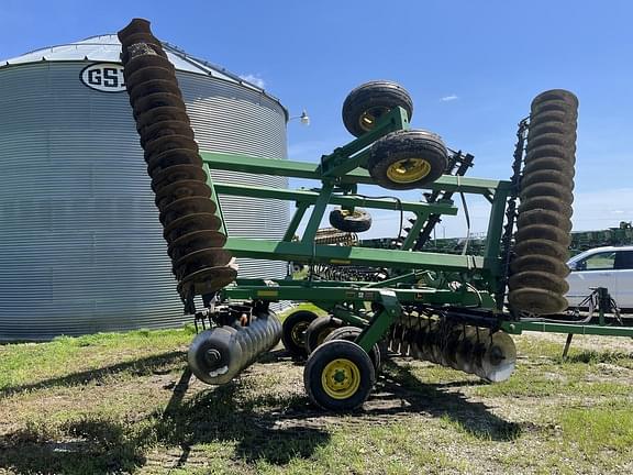 Image of John Deere 637 equipment image 2