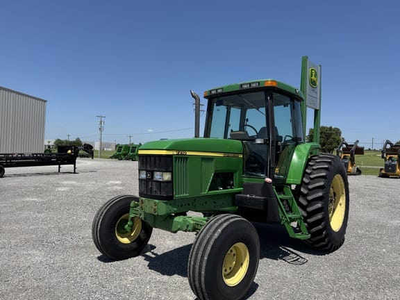 2001 John Deere 7210 Equipment Image0