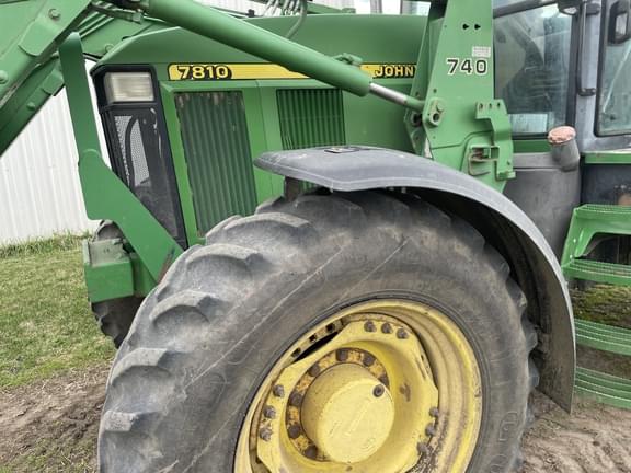 Image of John Deere 7810 equipment image 2