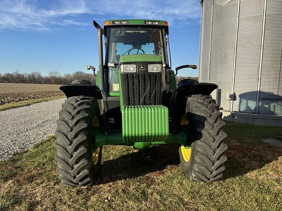 Image of John Deere 7810 equipment image 2