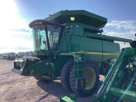 2001 John Deere 9650 STS Equipment Image0