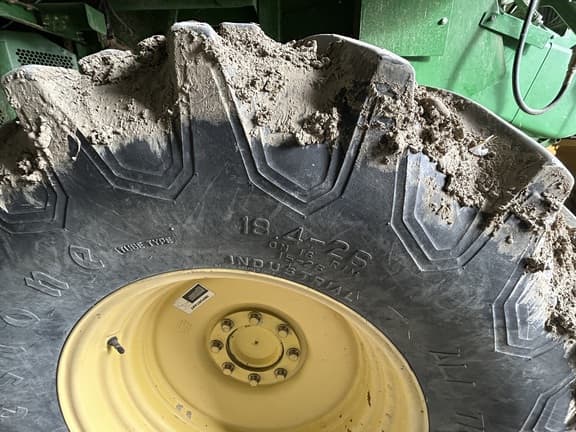 Image of John Deere 9750 STS equipment image 2