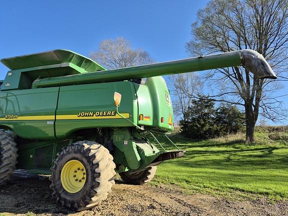 Image of John Deere 9750 STS equipment image 2