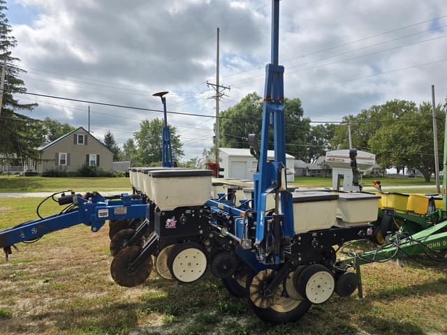 Image of Kinze 3000 equipment image 2