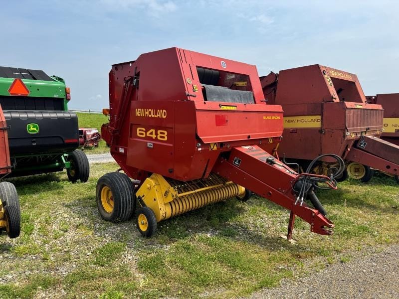 2001 New Holland 648 Equipment Image0
