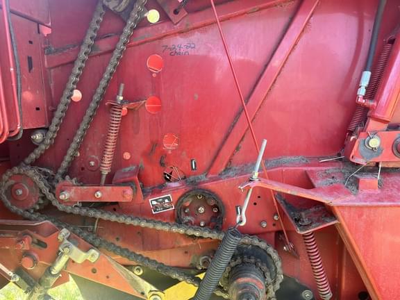 Image of New Holland 688 equipment image 3