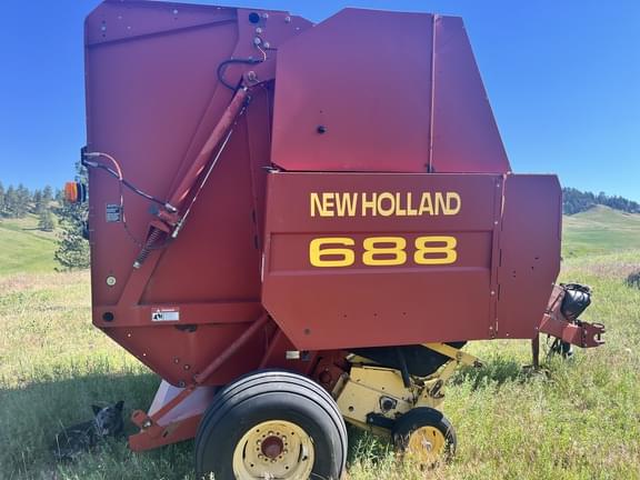 Image of New Holland 688 Primary image