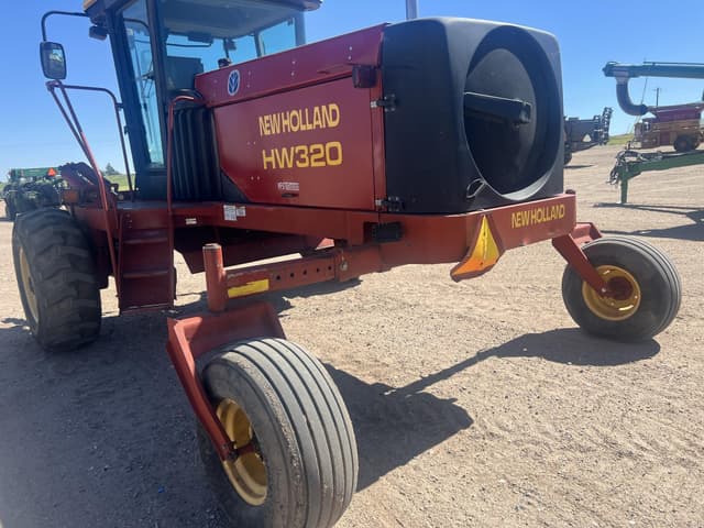 Image of New Holland HW320 equipment image 4