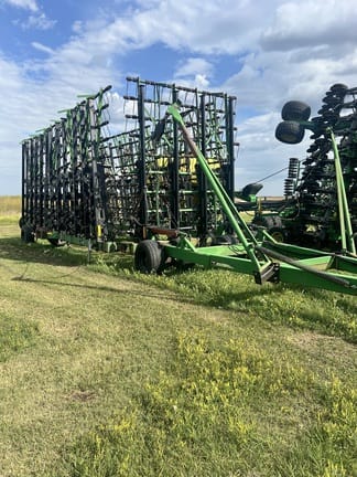 2001 Summers SuperWeeder Equipment Image0