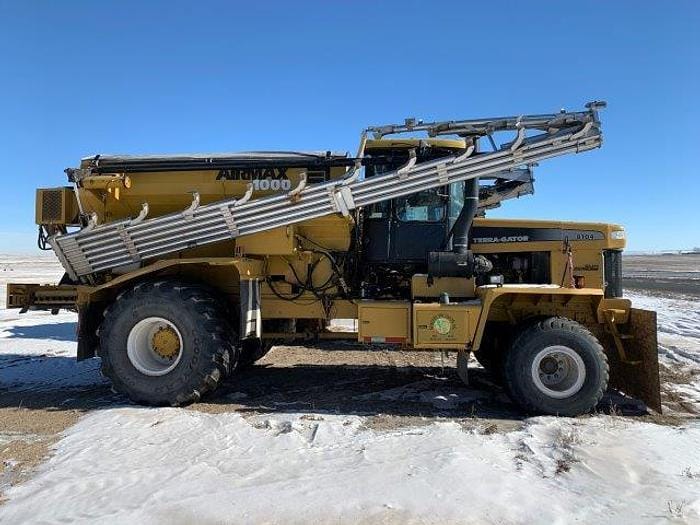 2002 Ag-Chem Terra-Gator 8104 Equipment Image0