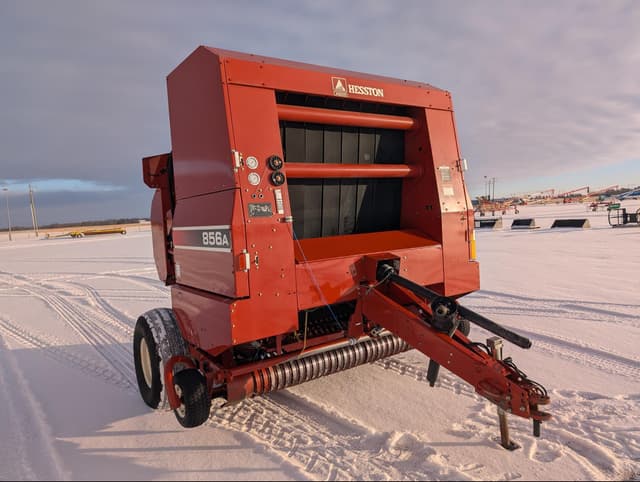 Image of Hesston 856 equipment image 2