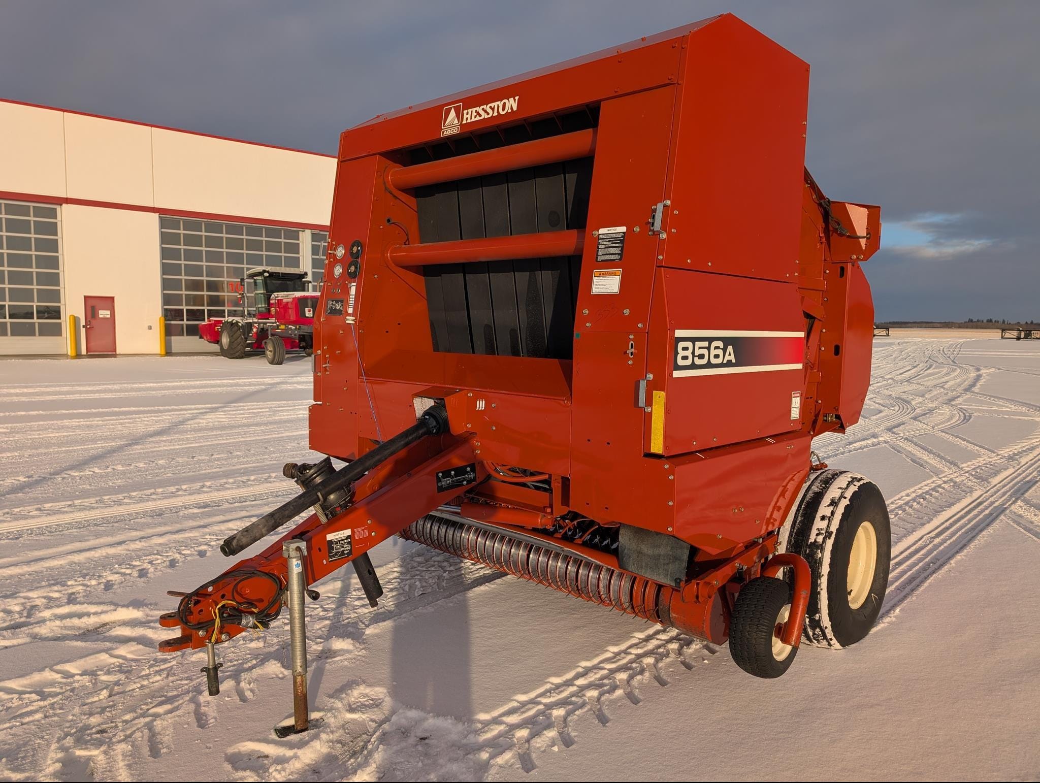 2002 Hesston 856 Equipment Image0