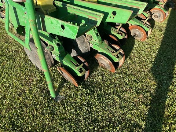 Image of John Deere 1535 equipment image 3