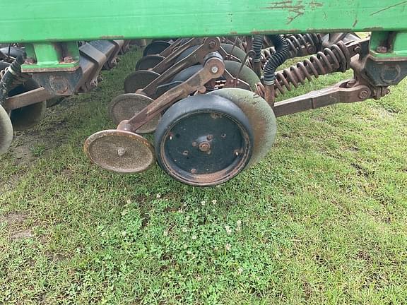 Image of John Deere 1560 equipment image 2