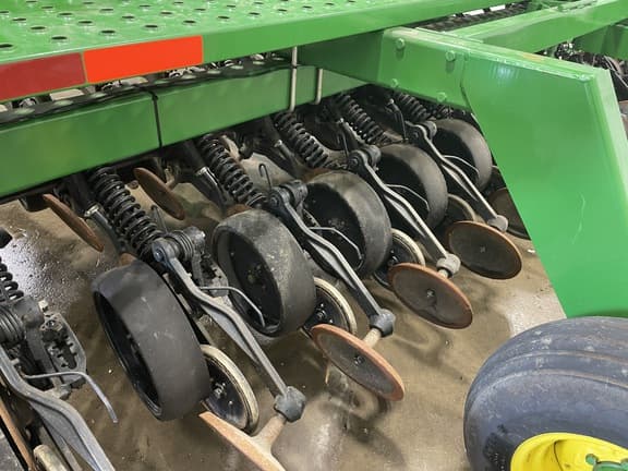 Image of John Deere 1590 equipment image 4