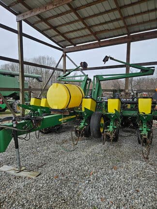 Image of John Deere 1760 equipment image 2