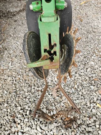 Image of John Deere 1760 equipment image 3