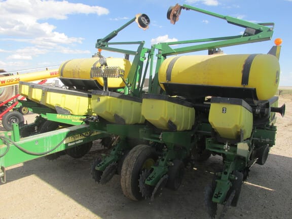 2002 John Deere 1760 Equipment Image0