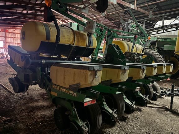 Image of John Deere 1760 equipment image 3