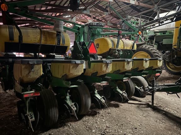 Image of John Deere 1760 equipment image 4