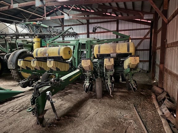 2002 John Deere 1760 Equipment Image0