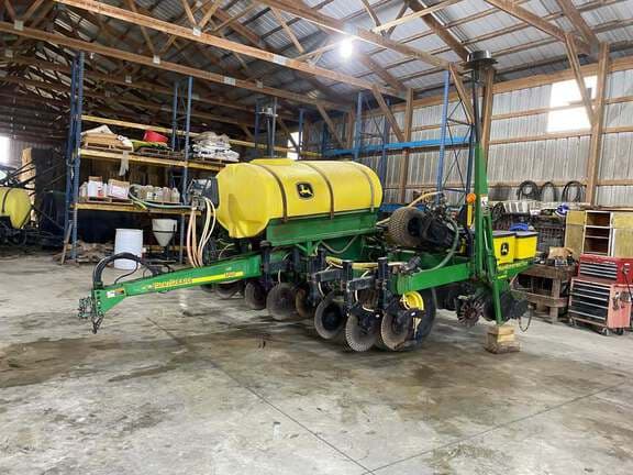 Image of John Deere 1780 equipment image 2