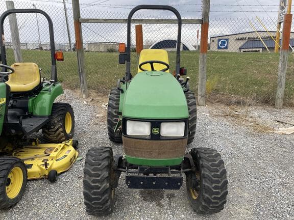 Image of John Deere 4110 equipment image 2