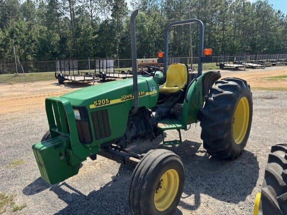 2002 John Deere 5205 Equipment Image0